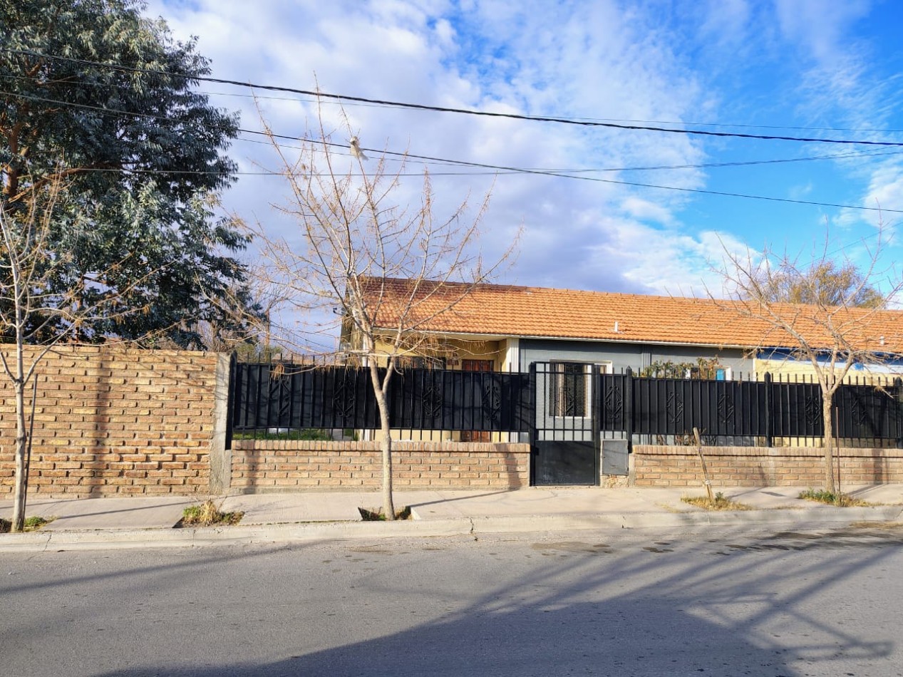 PROPIEDAD UBICADA EN BARRIO PUEBLO NUEVO (LOTE ESQUINA) / CUTRAL- CO. APTA PARA CREDITO HIPOTECARIO.