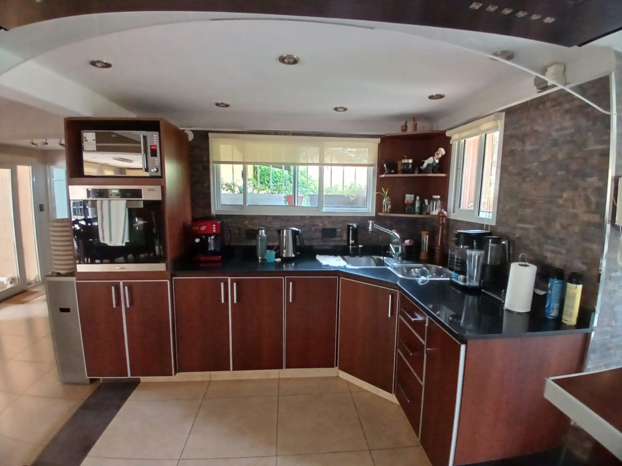 EXCELENTE PROPIEDAD DE  NIVEL GERENCIAL 