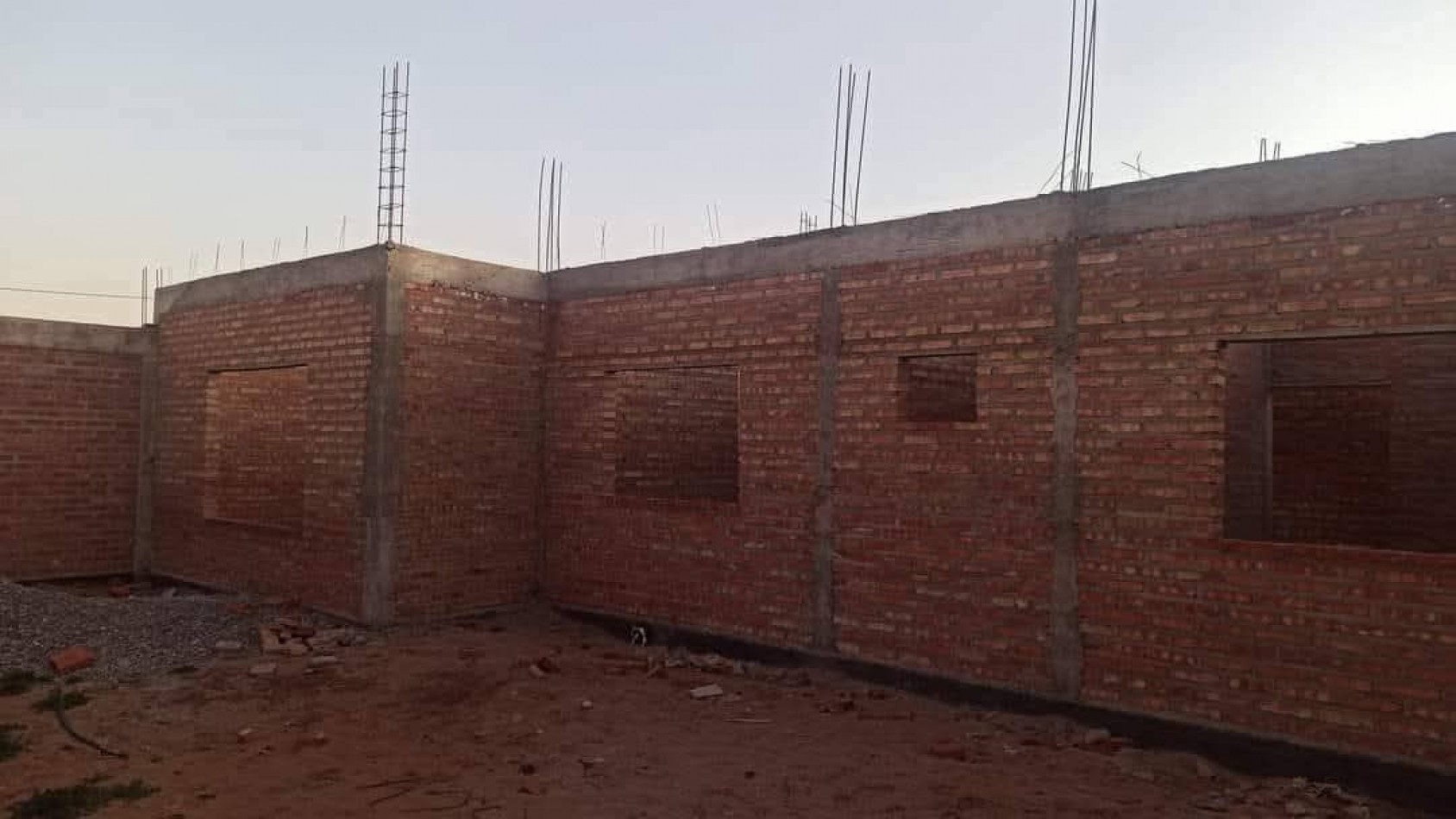 Construccion a Terminar - Barrio Altos del Sur